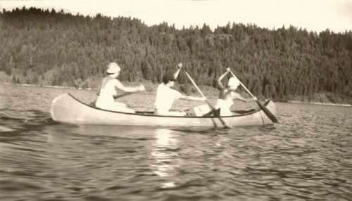 2nd break 1955, paddling across the channel